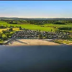 Attraktiv & Smart Funkishytte Pa Nes Strandhager. * Årnes