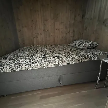 Attraktiv & Smart Funkishytte Pa Nes Strandhager. *