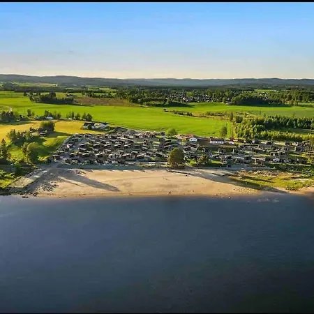 Attraktiv & Smart Funkishytte Pa Nes Strandhager. * Arnes (Nes)