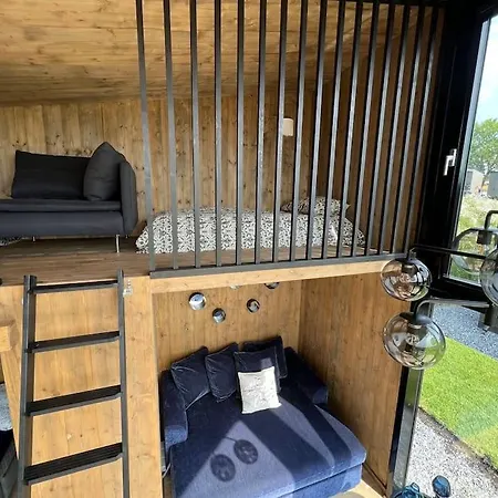 Attraktiv & Smart Funkishytte Pa Nes Strandhager. Holiday home