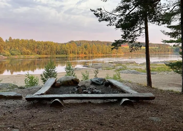 Attraktiv & Smart Funkishytte Pa Nes Strandhager. *