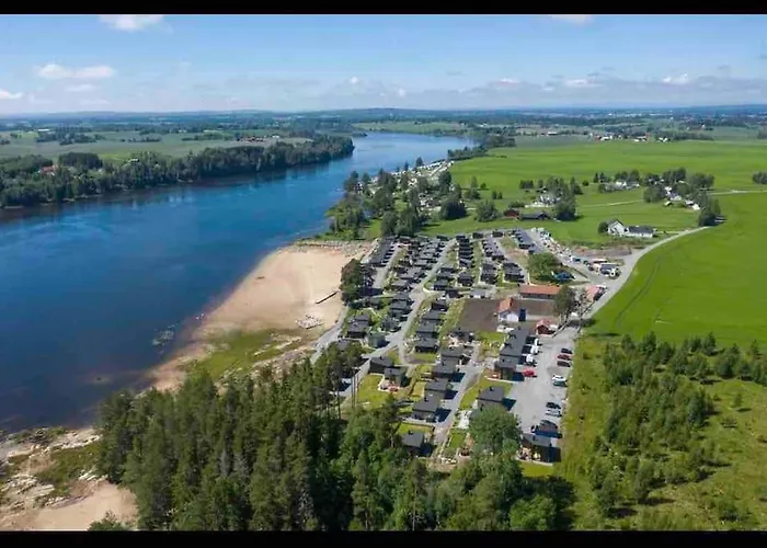 Attraktiv & Smart Funkishytte Pa Nes Strandhager.