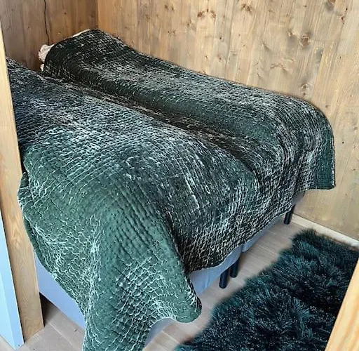 Attraktiv & Smart Funkishytte Pa Nes Strandhager. Casa vacanze